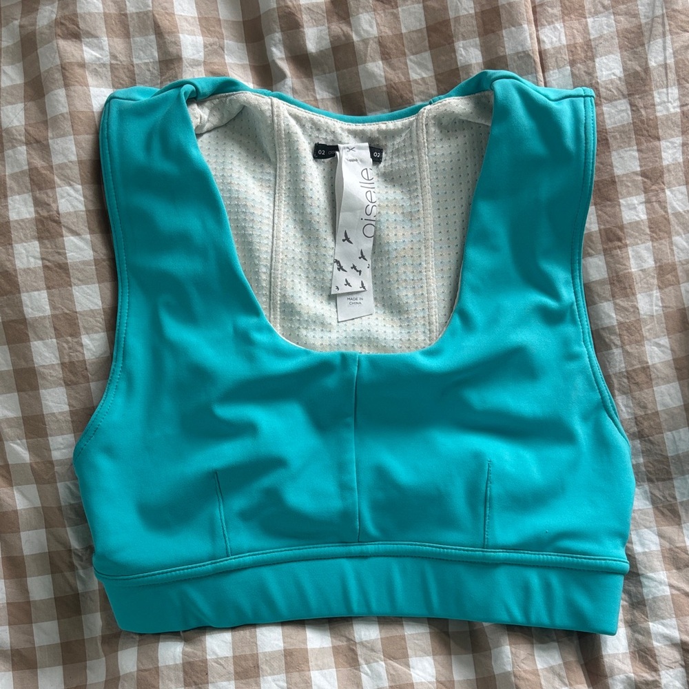 Oiselle Fly Out Pocket Sports Bra